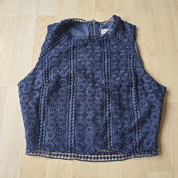 Abercrombie And Fitch Zip Back Crochet Crop Top Size Small - Picture 1 of 7